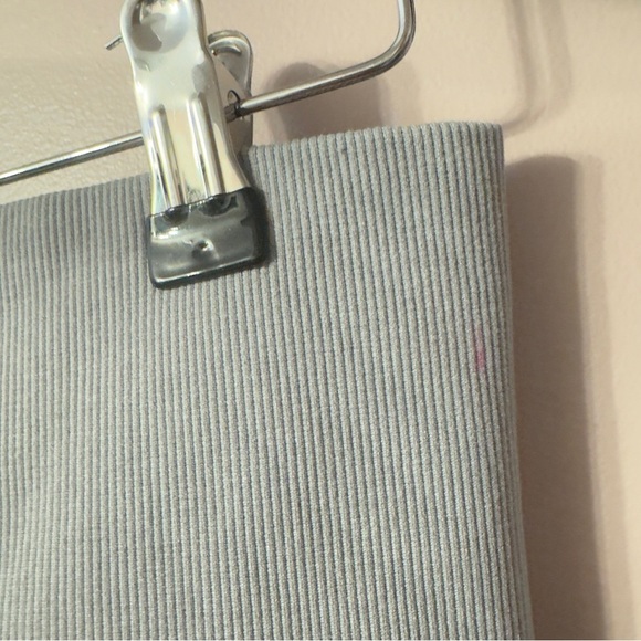 Lululemon Awakening Crop *Taryn Toomey Collection 17" Gray Women Size 8 - Picture 12 of 14